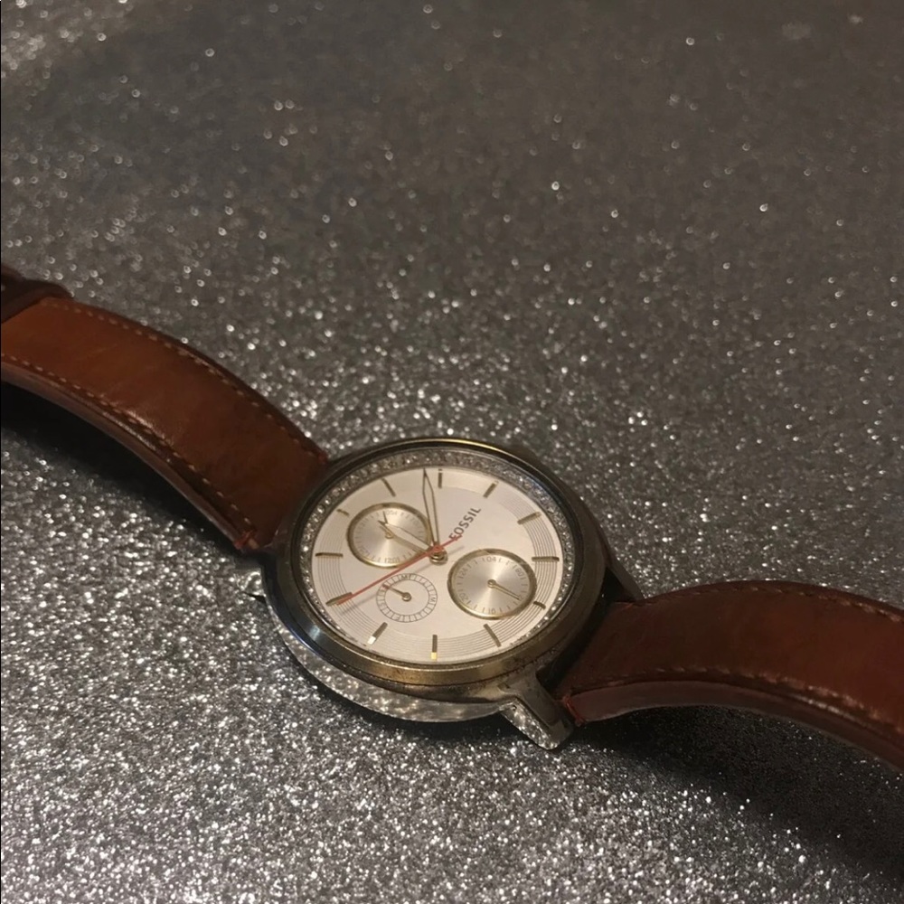 Women’s Fossil watch.